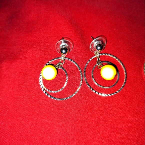2 pairs earrings - Picture 6 of 6